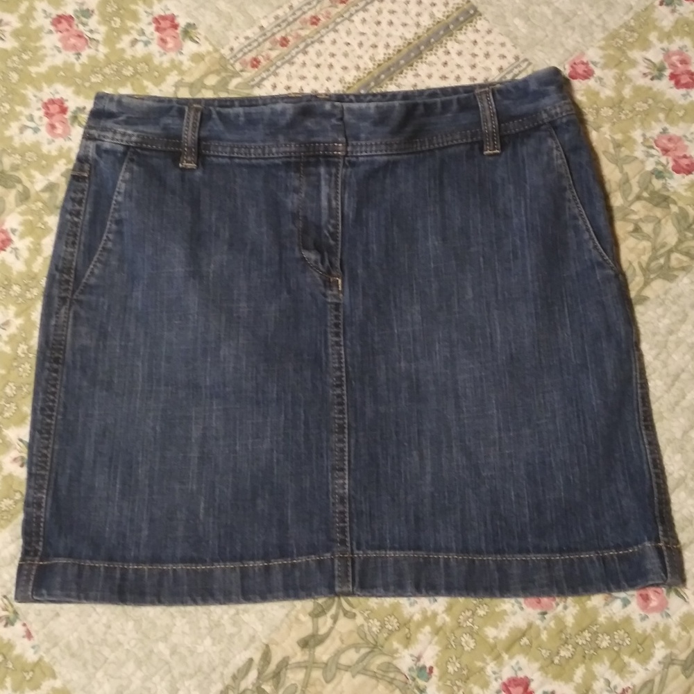 Ann Taylor Loft Denim Mini Skirt size 4 Petite